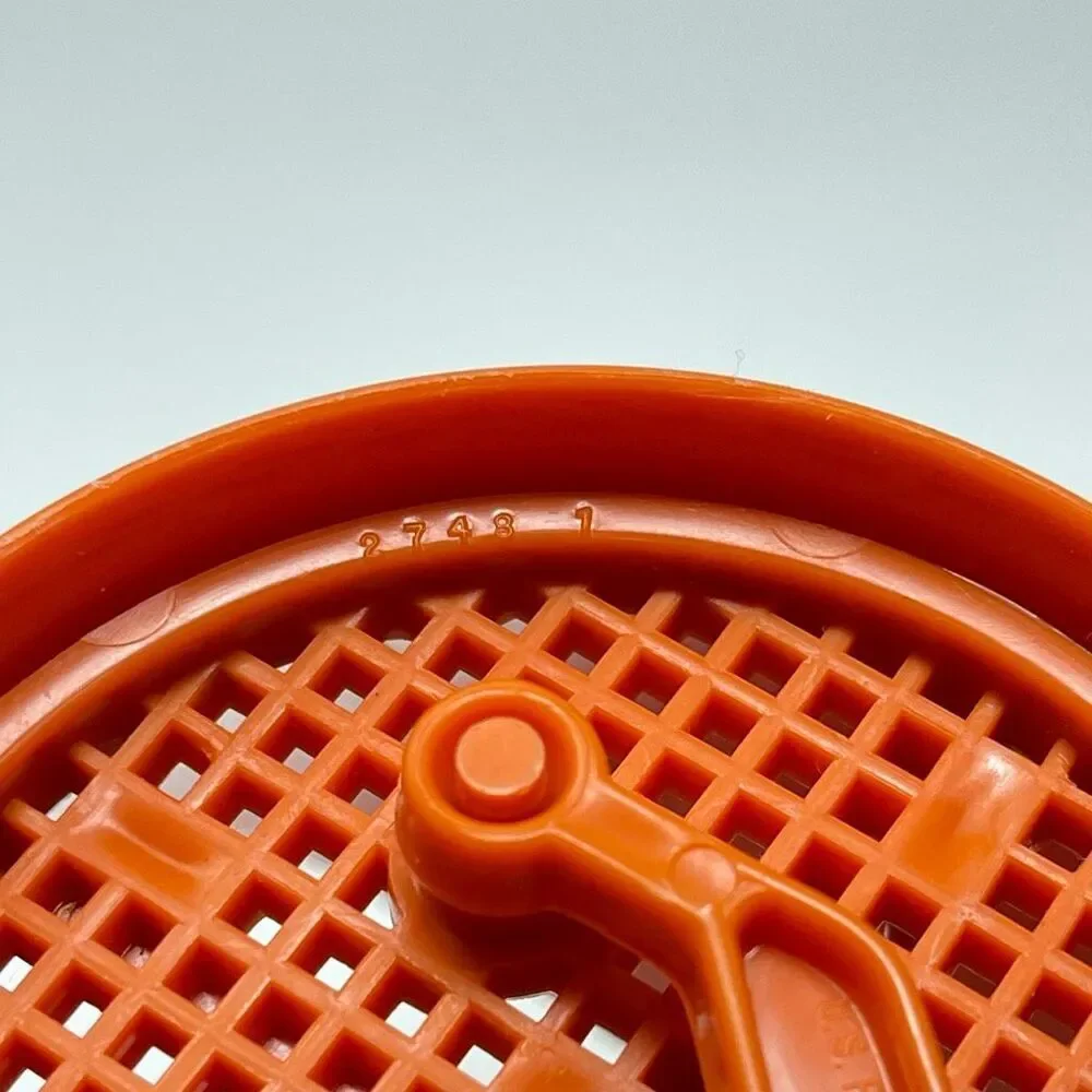 Rubbermaid Flour Sifter 3-Cup Orange Handle Built-In Screen Baking Tool Vintage